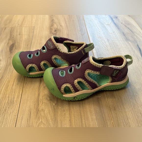 KEEN Stingray Water Shoes Girls - Size 9 - Picture 2 of 4